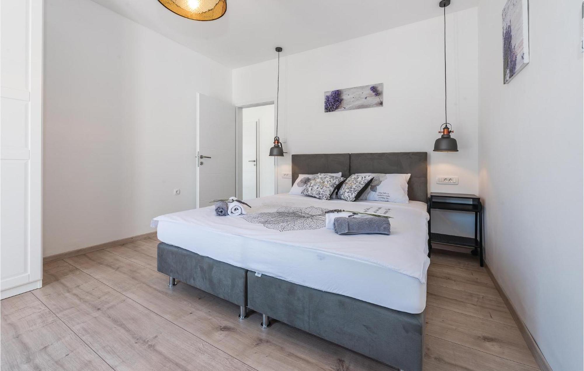 Lovely Home In Betina With Wifi Εξωτερικό φωτογραφία